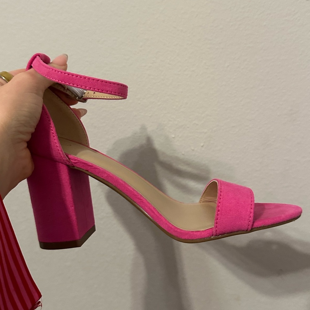 Never Worn Hot Pink Strappy Chunky Heel Size 6